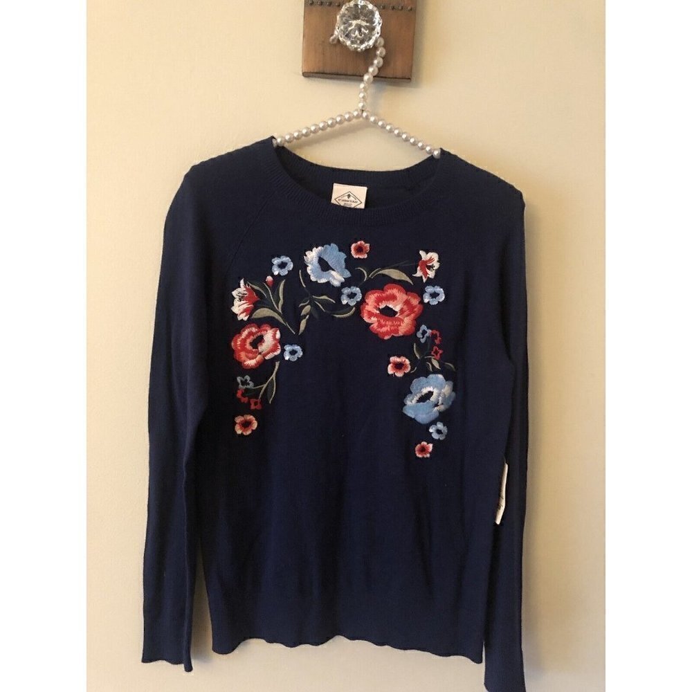 NWT St Johns Bay Size Small Blue Lightweight Knit Sweater Floral Embroidered